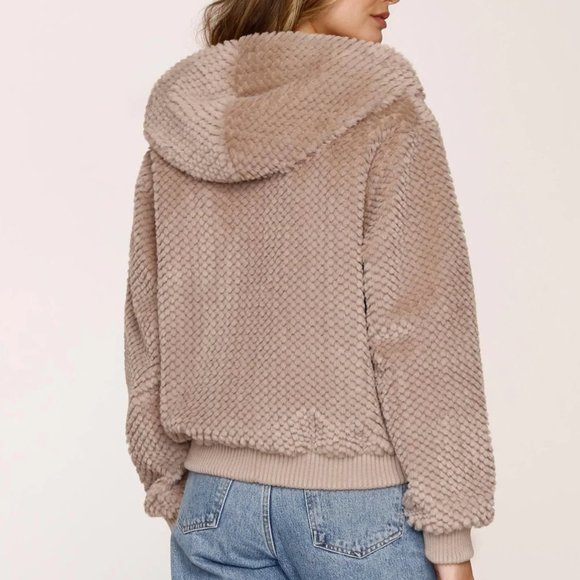 Heartloom Magda Faux Fur Jacket (NWT) - Picture 4 of 16